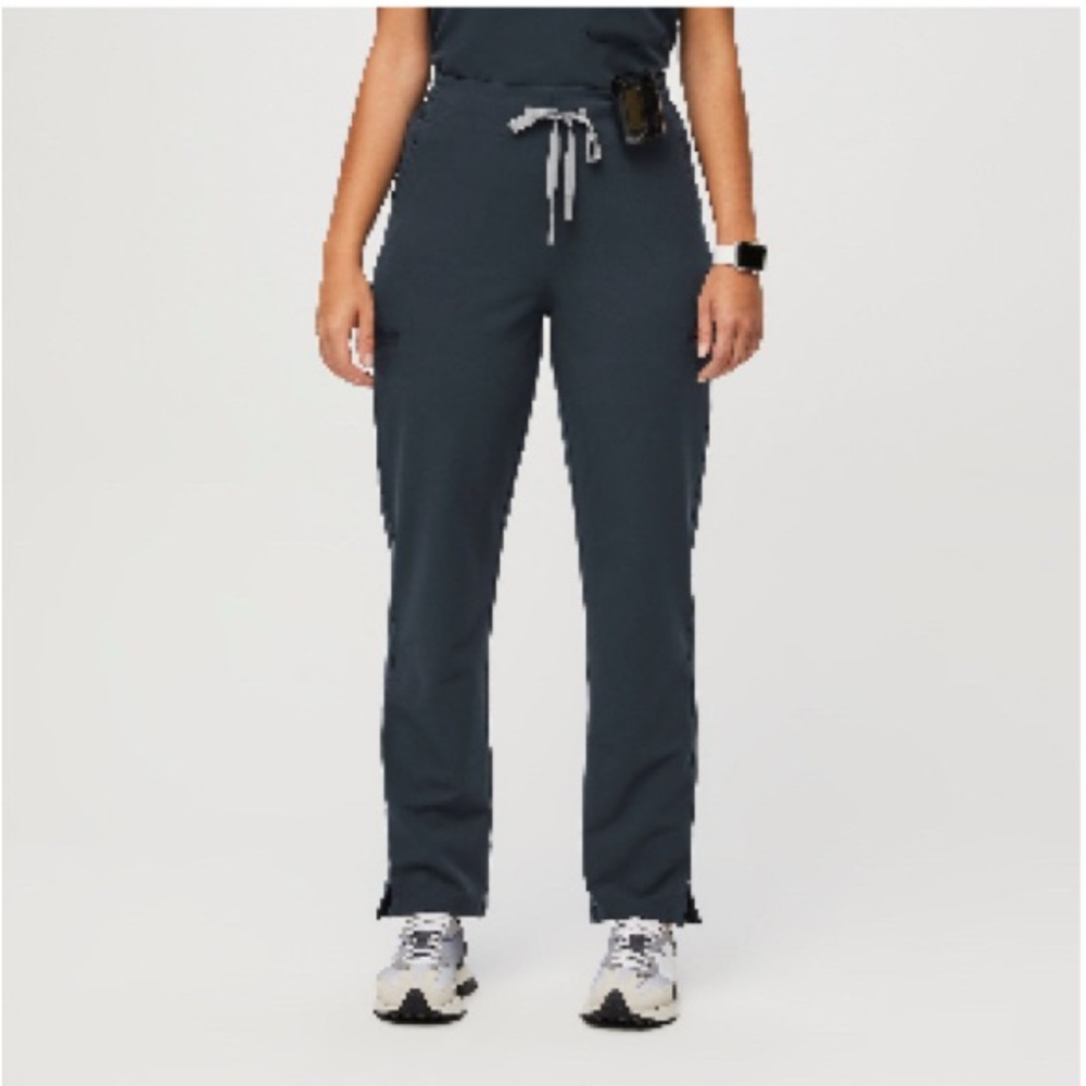 FIGS Evan’s Skinny Scrub pants